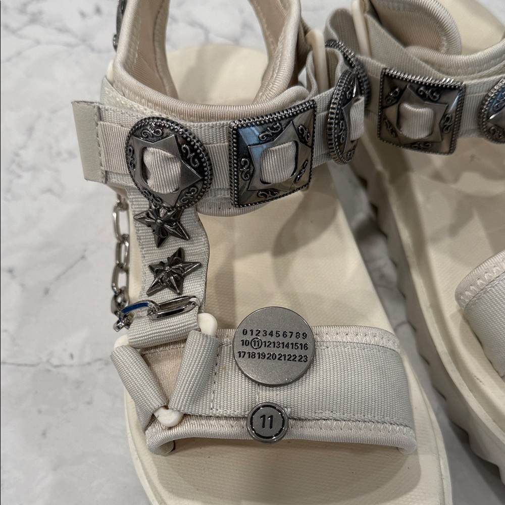Women's Ivory Platform Chain-Trim Sandals - Picture 3 of 7